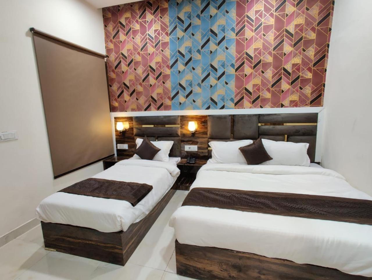 Hotel Gs Amritsar 200 Mtr From Golden Temple Buitenkant foto