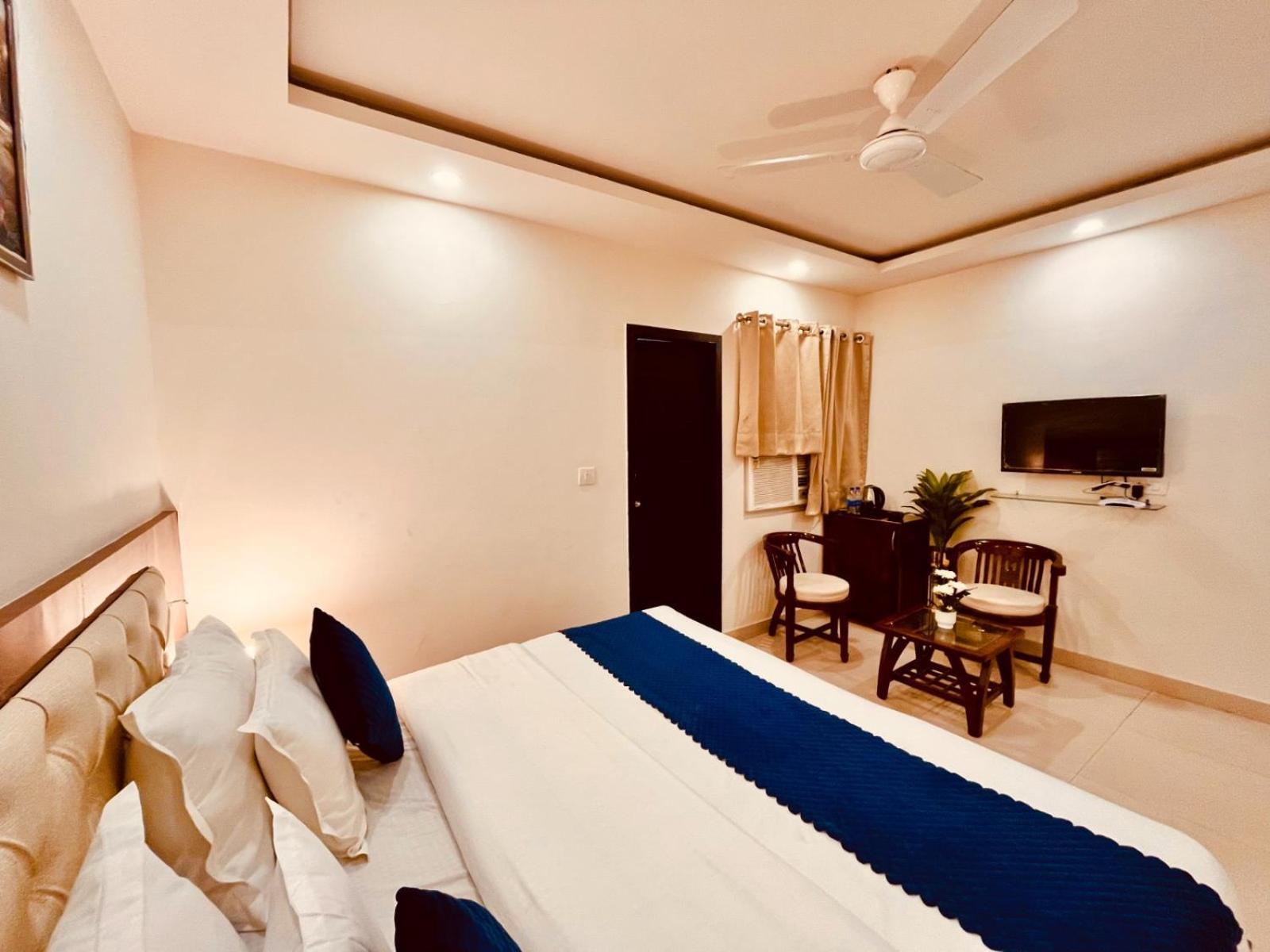 Hotel Gs Amritsar 200 Mtr From Golden Temple Buitenkant foto