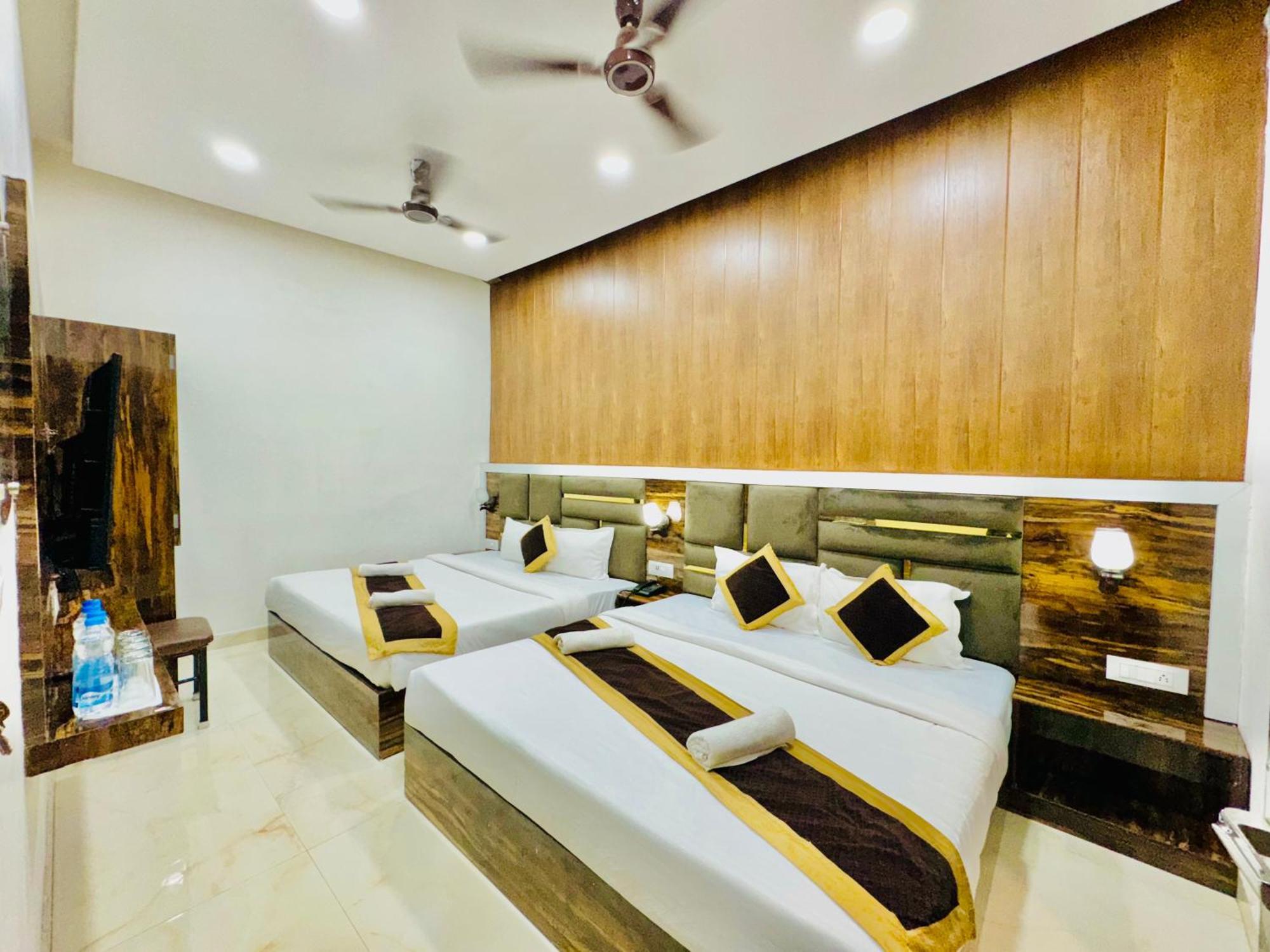 Hotel Gs Amritsar 200 Mtr From Golden Temple Buitenkant foto