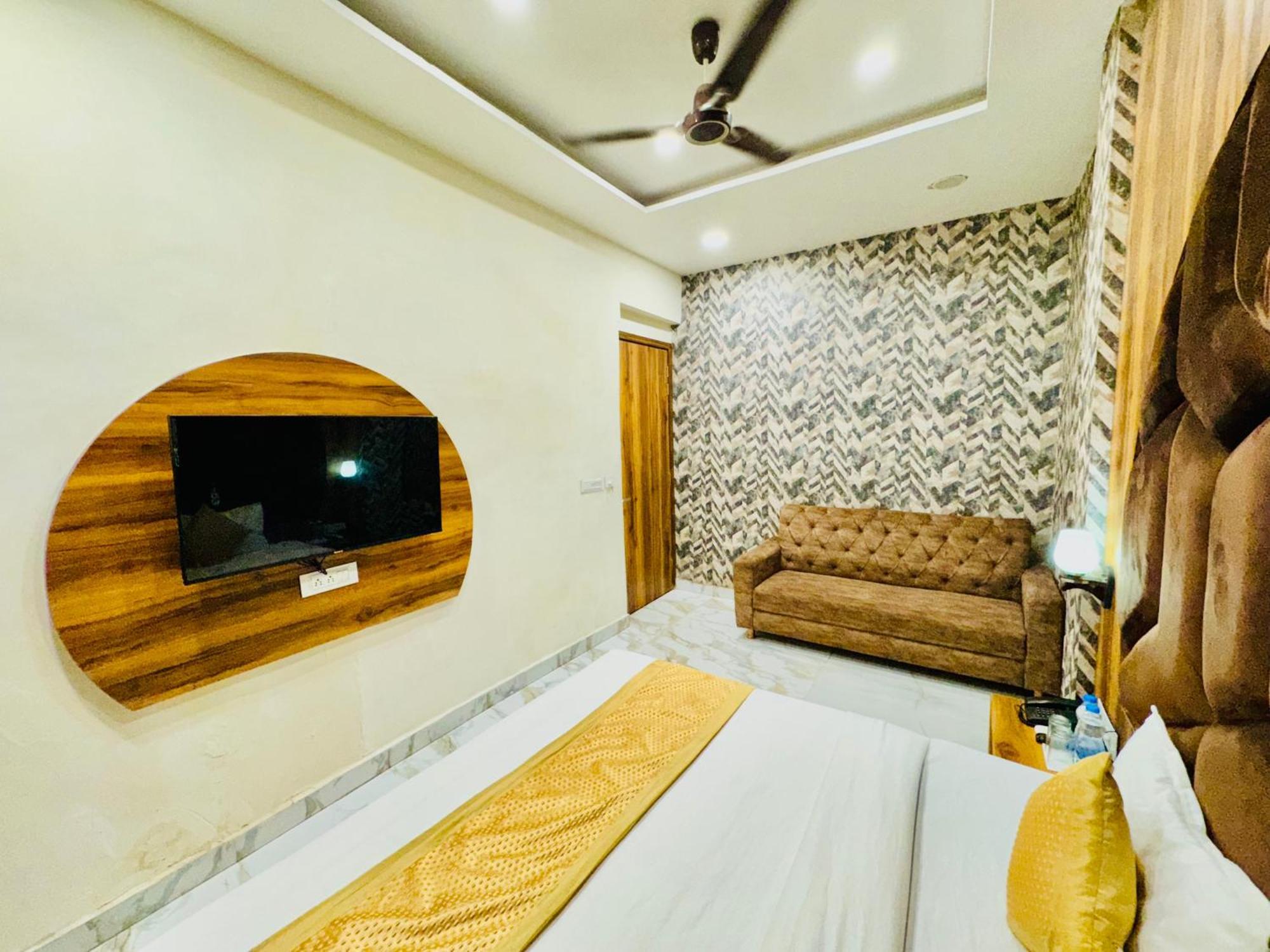 Hotel Gs Amritsar 200 Mtr From Golden Temple Buitenkant foto