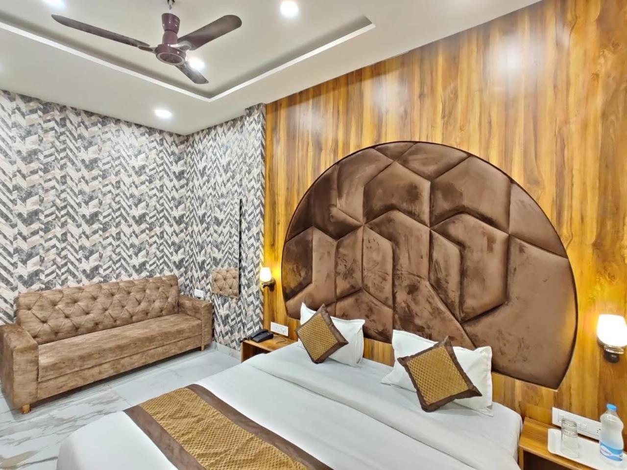 Hotel Gs Amritsar 200 Mtr From Golden Temple Buitenkant foto