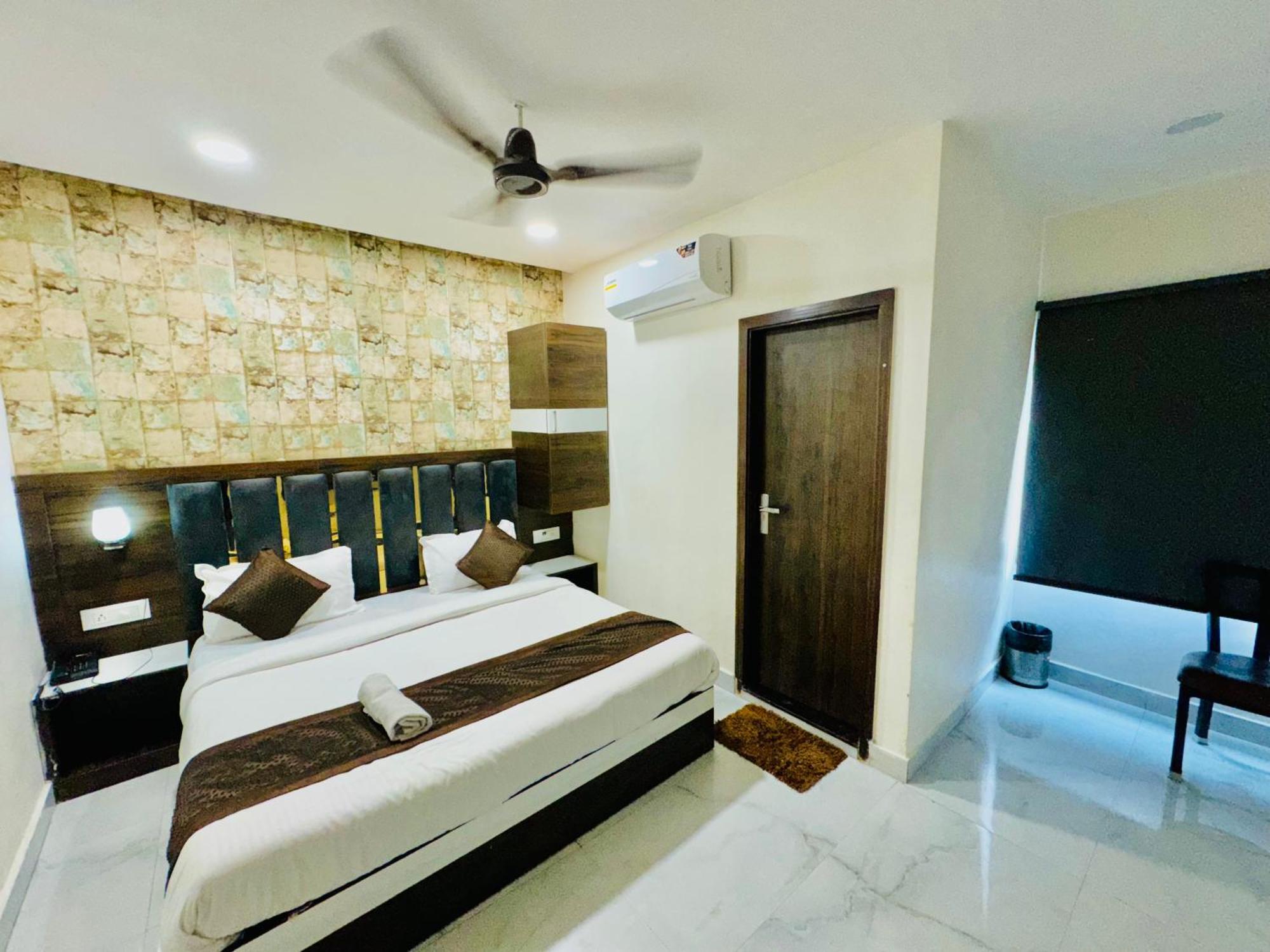 Hotel Gs Amritsar 200 Mtr From Golden Temple Buitenkant foto