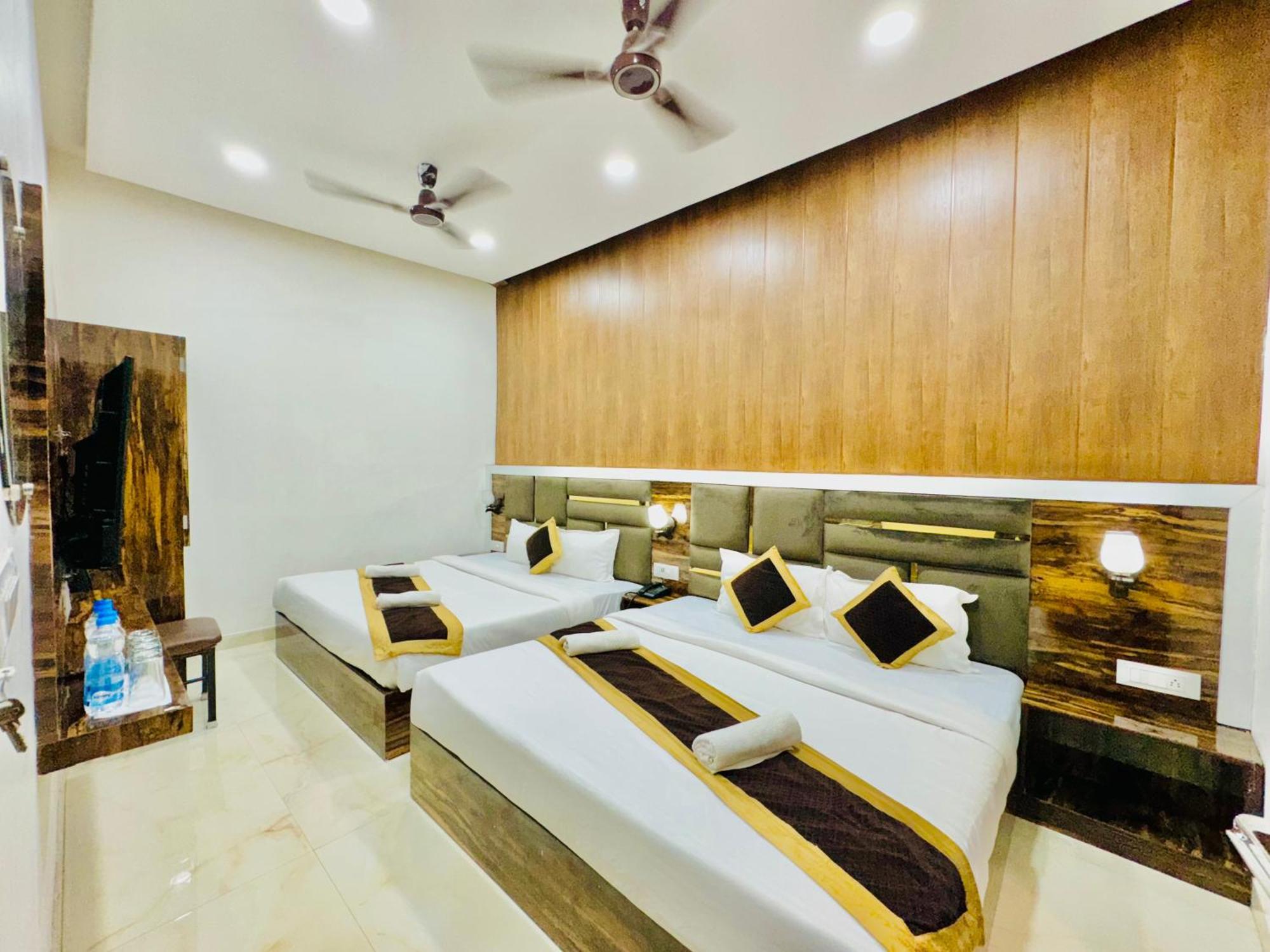 Hotel Gs Amritsar 200 Mtr From Golden Temple Buitenkant foto